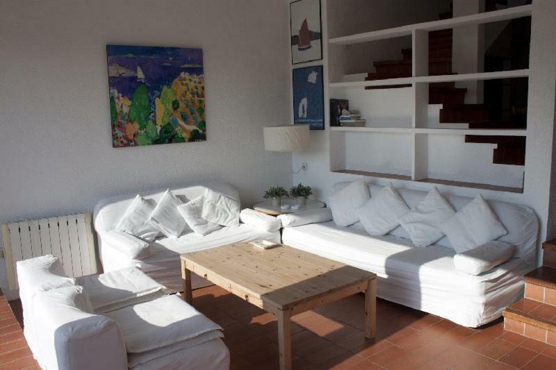 Casa Con Encanto Y Jardín Amplio En